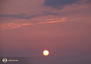A sunset at the Jingzaijiao Salt Fields of Tainan. (Photo by dancer Allen Liu)