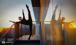 The Mexican leg of our tour starts in Mexico City this year. Dancer Xinghao Che from Shen Yun Touring Company kick-starts his day at sunrise on his hotel balcony. (Photo by dancer Sam Pu)