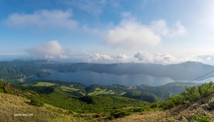 A rewarding vista after scaling Mount Komagatake. (Photo by William Li)
